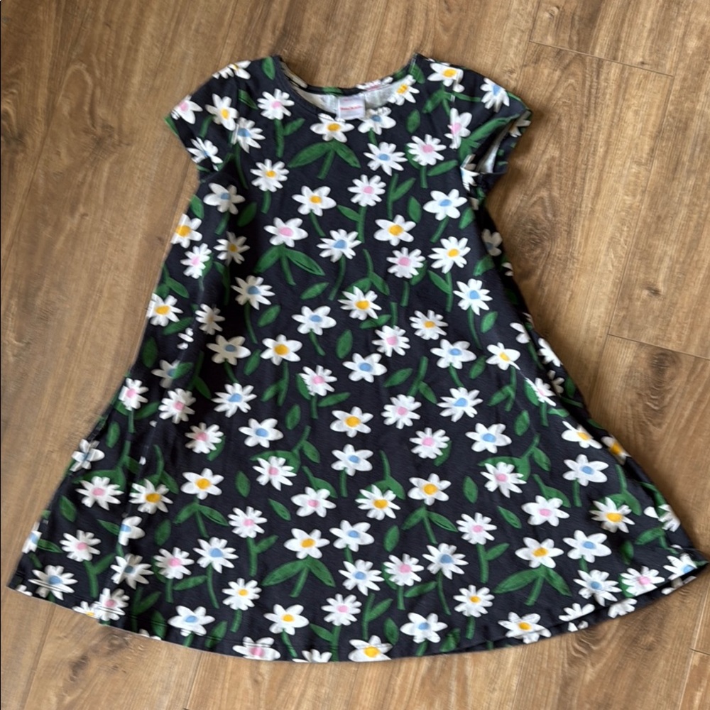 Sz 8 Hanna Andersson 130 cm - Beautiful summer swing dress 🌼 with pockets!